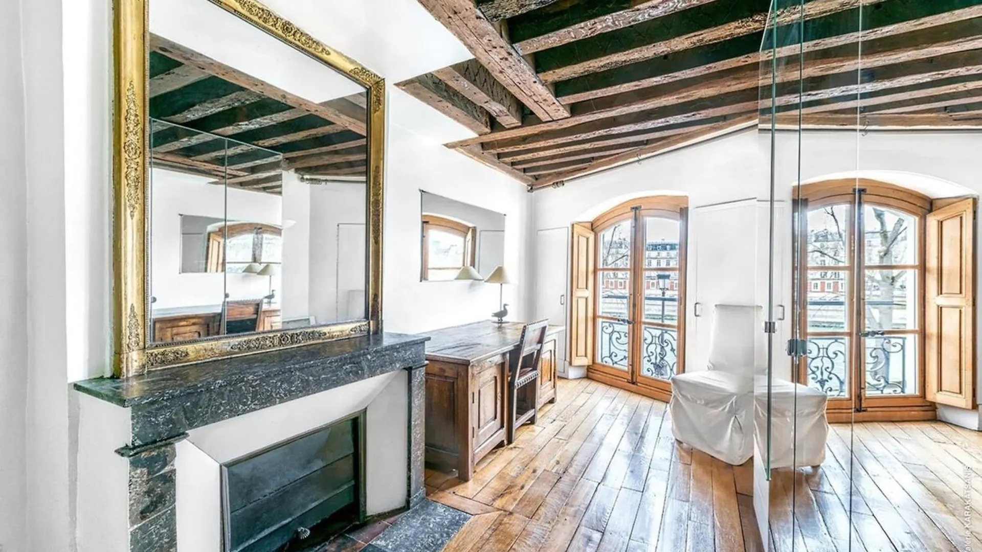 Ile Saint Louis - Quai D'Orleans 2Bdr By B'Your Home Paris Apartment